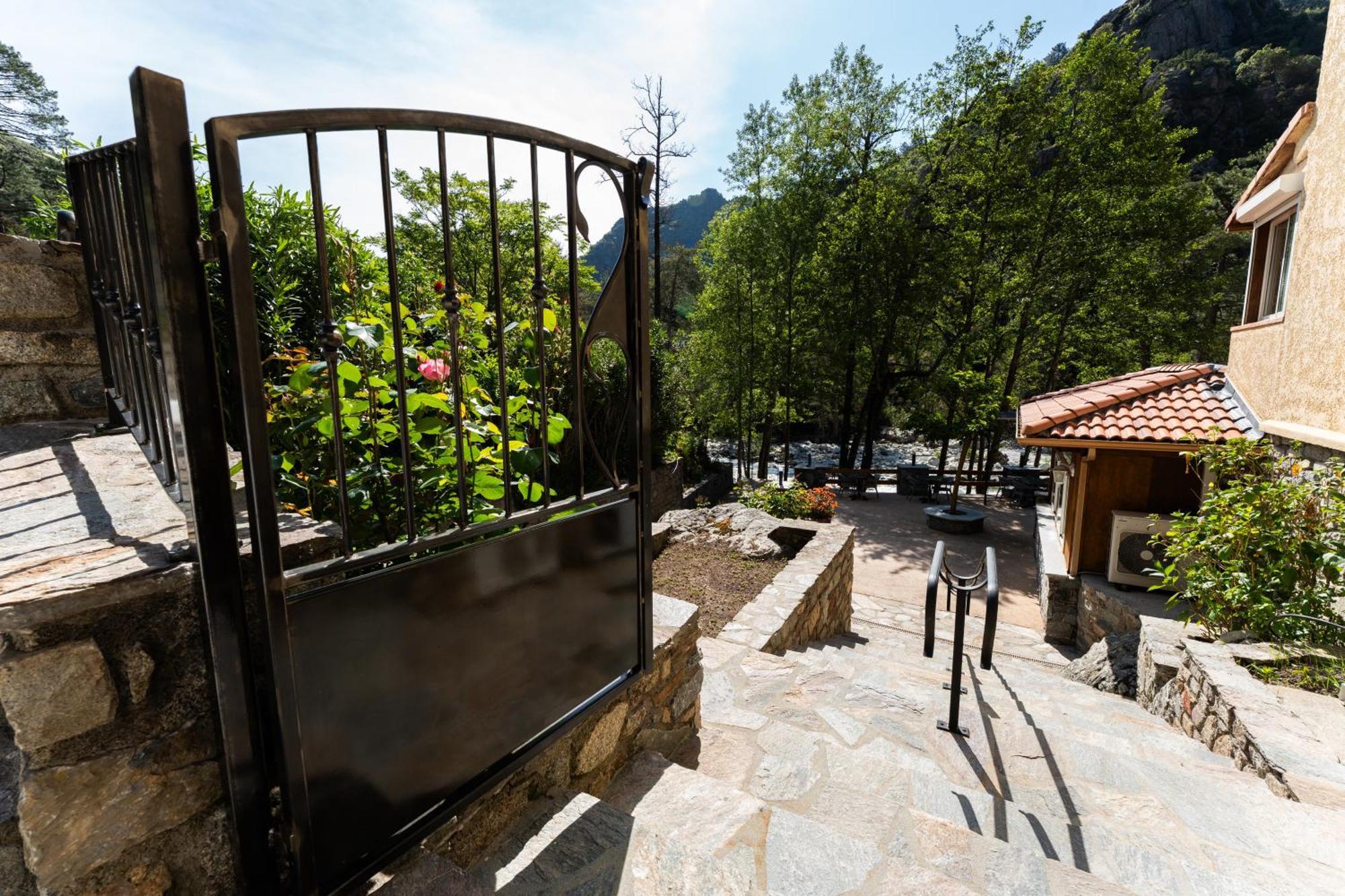 Arena Restaurant Le Refuge Hotel 3*